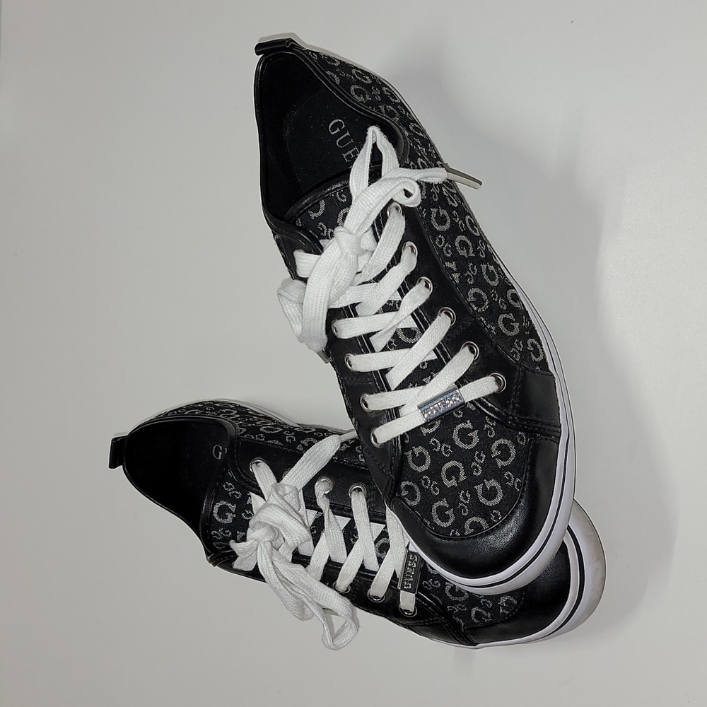 Guess Black & Grey Tennis Shoes Sneakers Trainers Sz 10